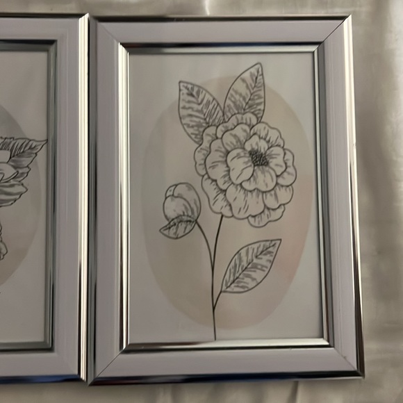 2 Framed Flower Decor - Picture 3 of 3